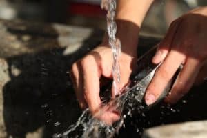 Lavare i piatti ecologico